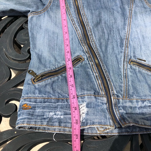 BILLABONG Design Closet Distressed Denim Jacket - Picture 2 of 8